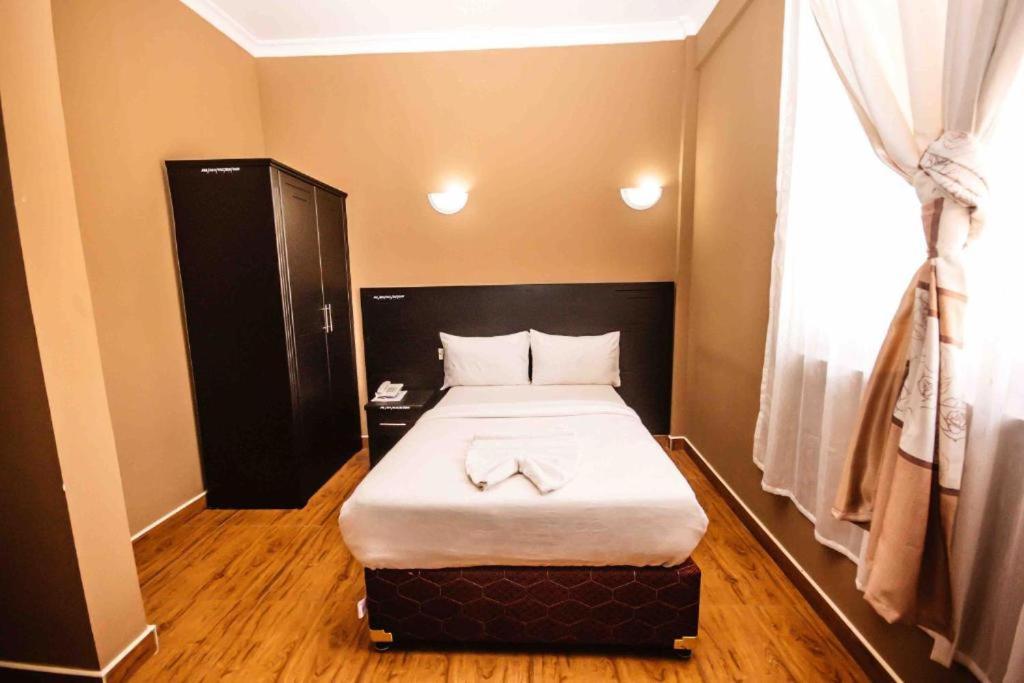 Boma la Ngombe Panone Hotel Boma מראה חיצוני תמונה